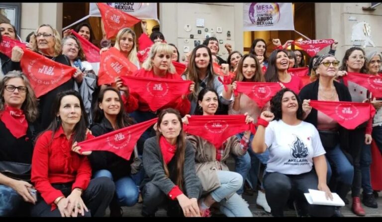 DÍA INTERNACIONAL CONTRA EL MALTRATO DE LAS INFANCIAS