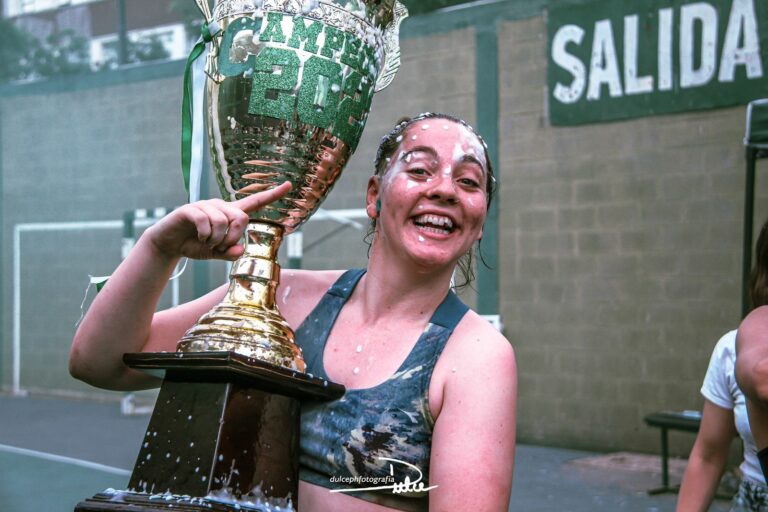 Lucia Segovia, campeona en el torneo Metropolitano de handball