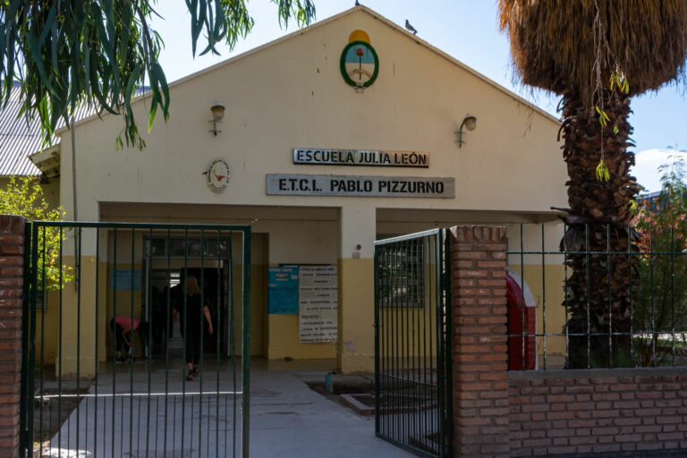 En Rivadavia, el municipio colaboró en refacción de escuelas para volver a clases