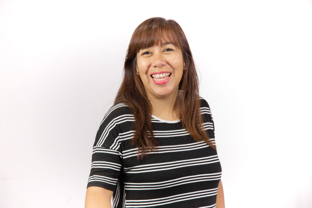Sra. Lucía Velázquez: Locutora nacional, conductora del programa “La mañana de Universidad”