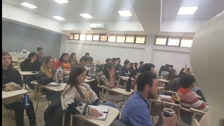 TUTORIAS ESTUDIANTILES